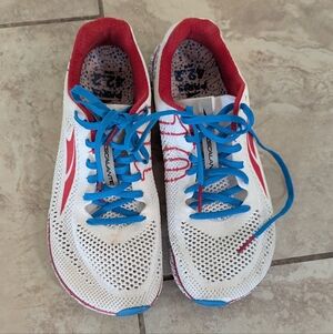 Altra Escalante Racer Paris